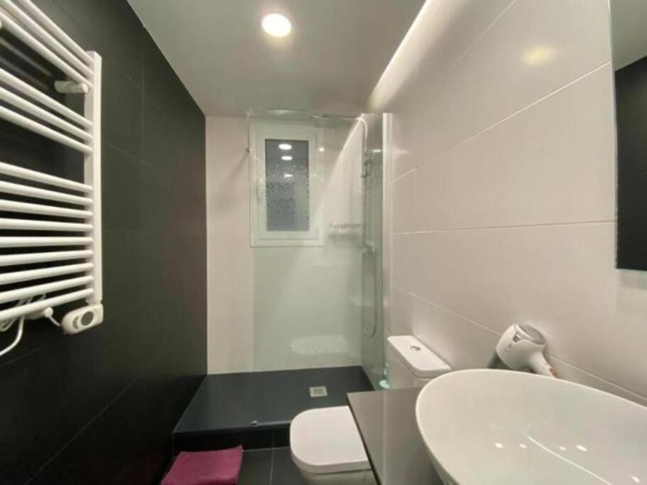 Modern Apartment Close To The Camp Nou Stadium 巴塞罗那 外观 照片