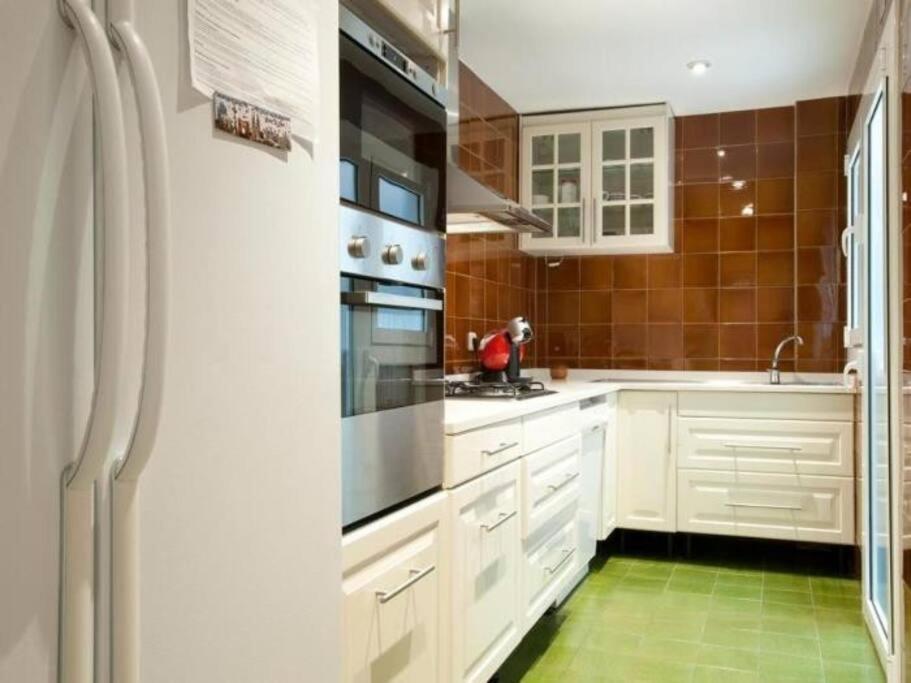 Modern Apartment Close To The Camp Nou Stadium 巴塞罗那 外观 照片